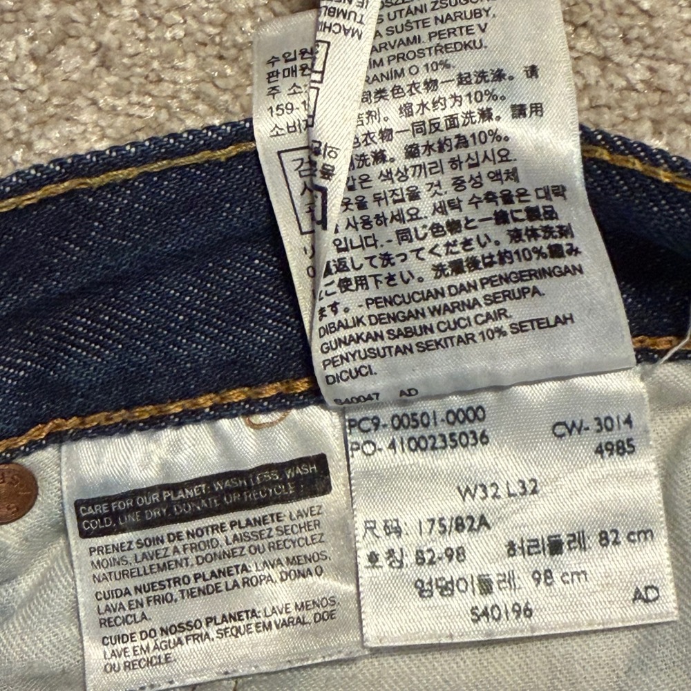 Levi's 501 Jeans Mens 32x32 actual (31x30) Dark Wash Blue Button Fly Denim - Picture 8 of 8